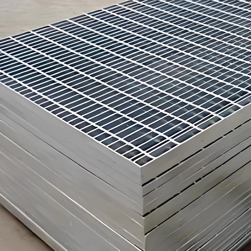 How does a stainless steel grille rely on its corrosion resistance to be used for a long time in a complex environment?